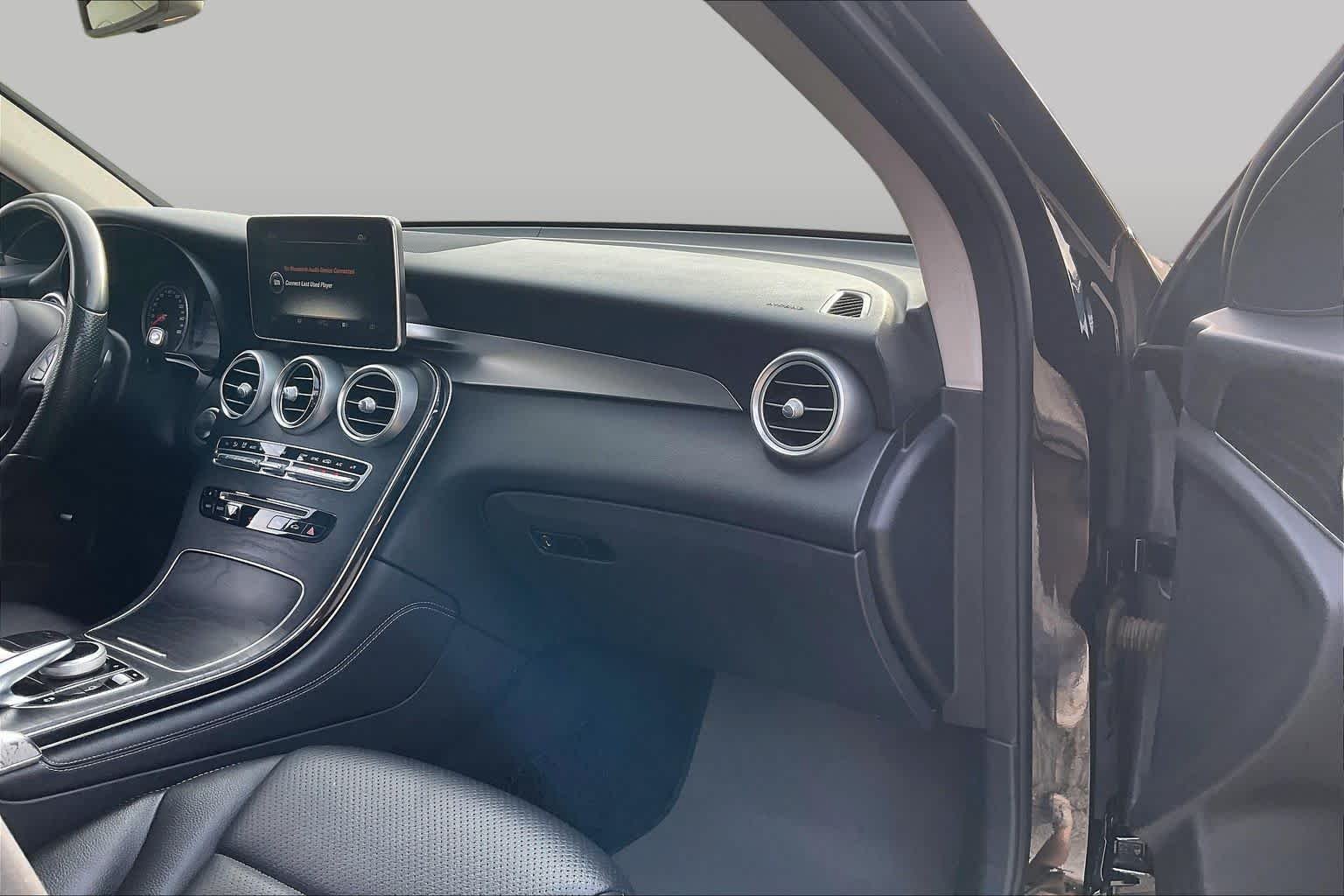 Used 2016  Mercedes-Benz GLC 300 image 16
