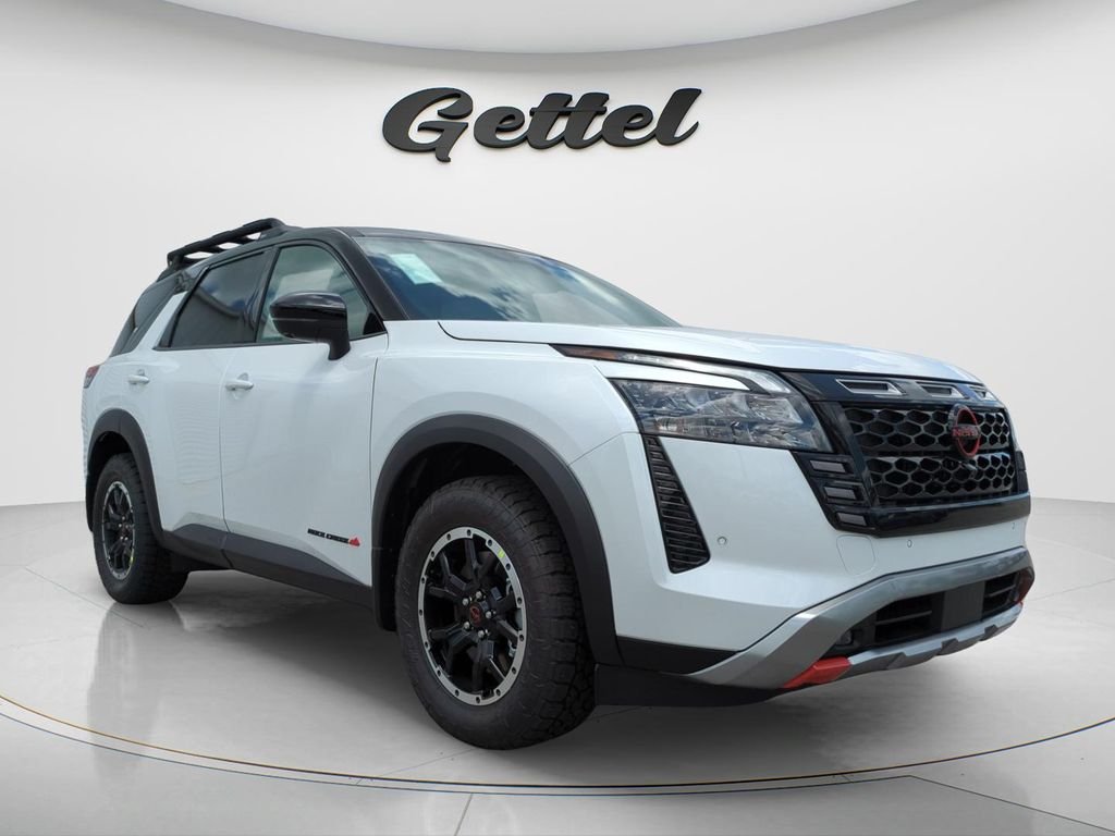 New 2026 Everest White Pearl TriCoat / Super Black Two-tone Nissan Rock Creek® image 3