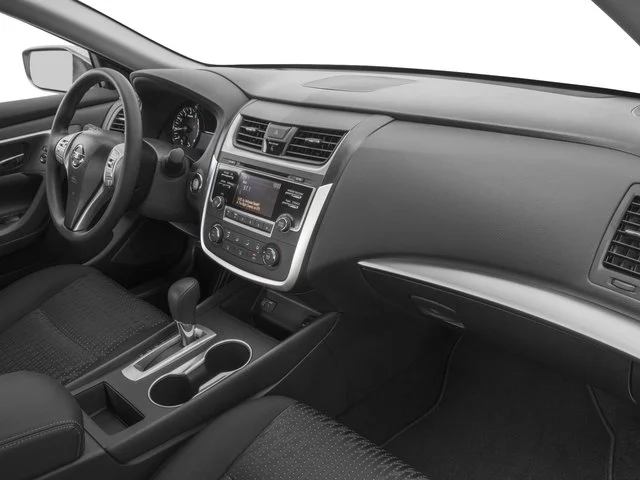 Used 2017 Pearl White Nissan 2.5 SV image 19