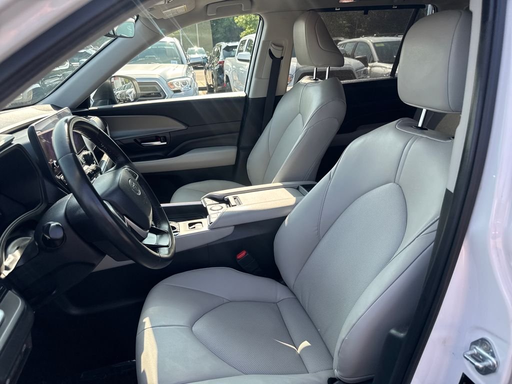 Used 2024 Beige Toyota XLE image 25