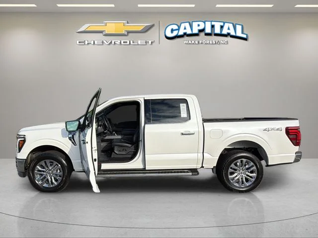 Used 2024 White Ford Lariat image 9