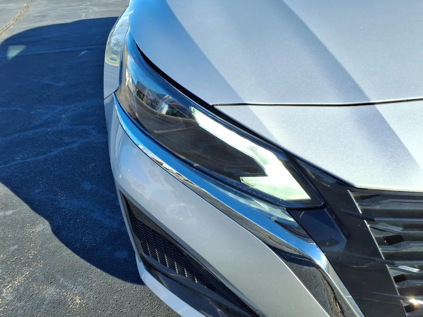 Used 2025 Brilliant Silver Metallic Nissan SV image 14
