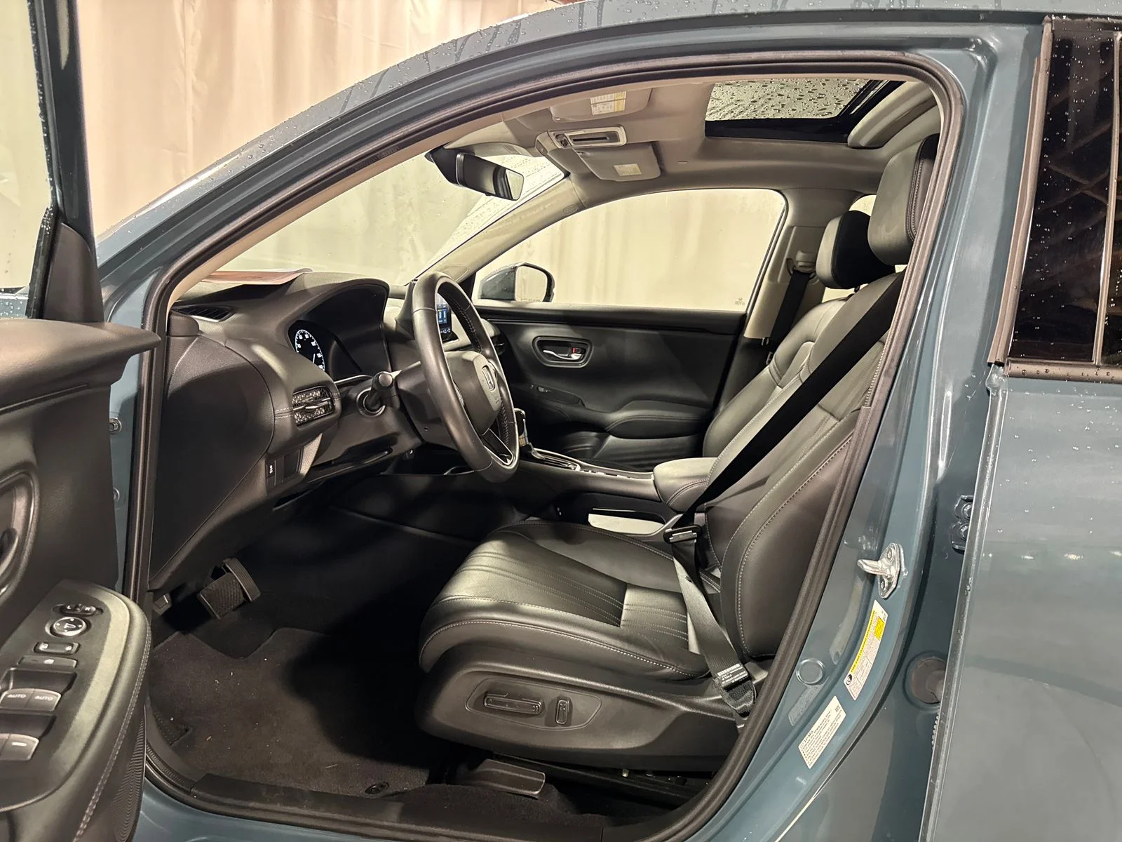 Used 2025 Nordic Forest Pearl Honda EX-L image 3