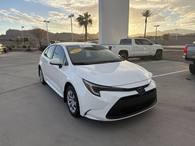 Certified Used 2025 White Toyota LE image 3
