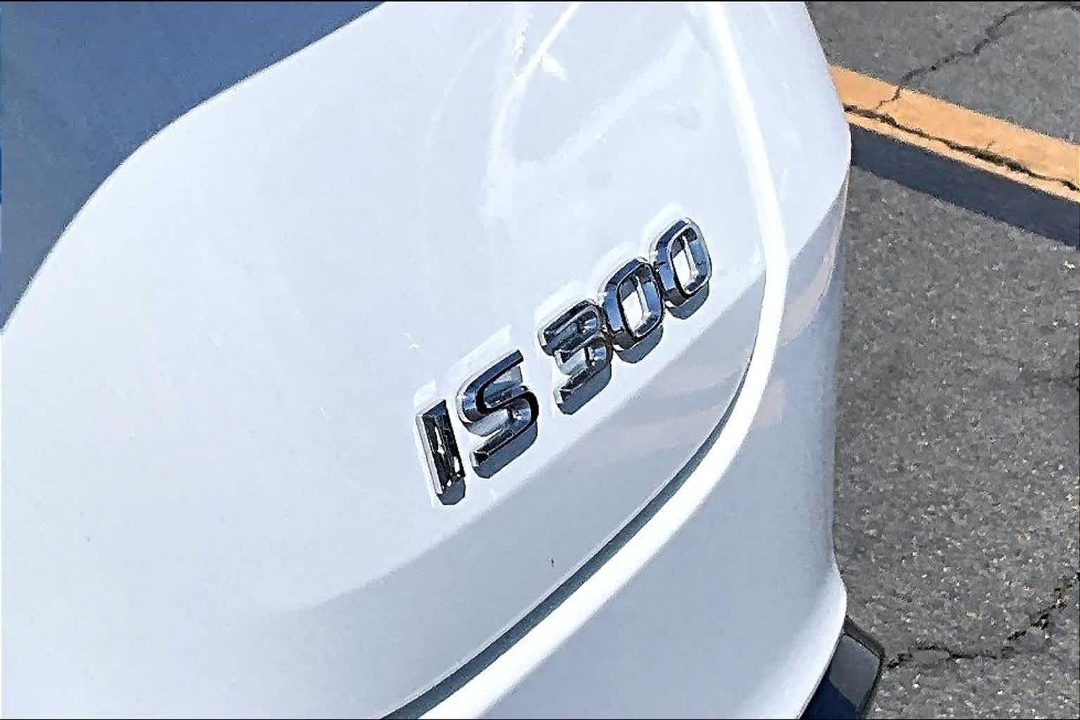 Certified Used 2024 Ultra White Lexus F SPORT Design image 10