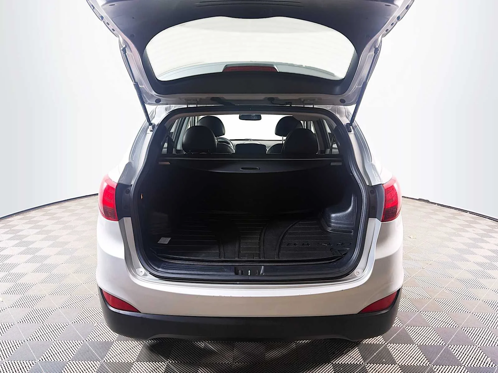 Used 2012 Diamond Silver Hyundai Limited PZEV image 20