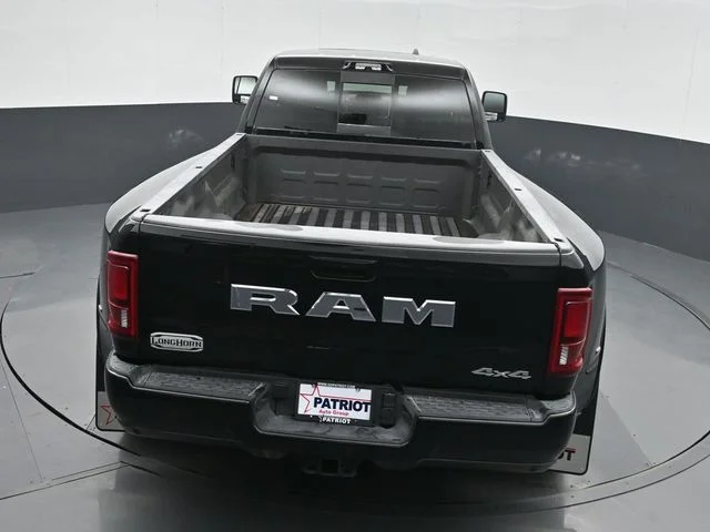 New 2026 Diamond Black Crystal Pearl-Coat Exterior Paint RAM Limited image 33