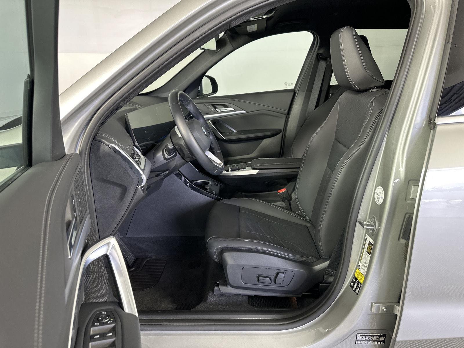Certified Used 2023 Space Silver Metallic BMW xDrive28i image 7