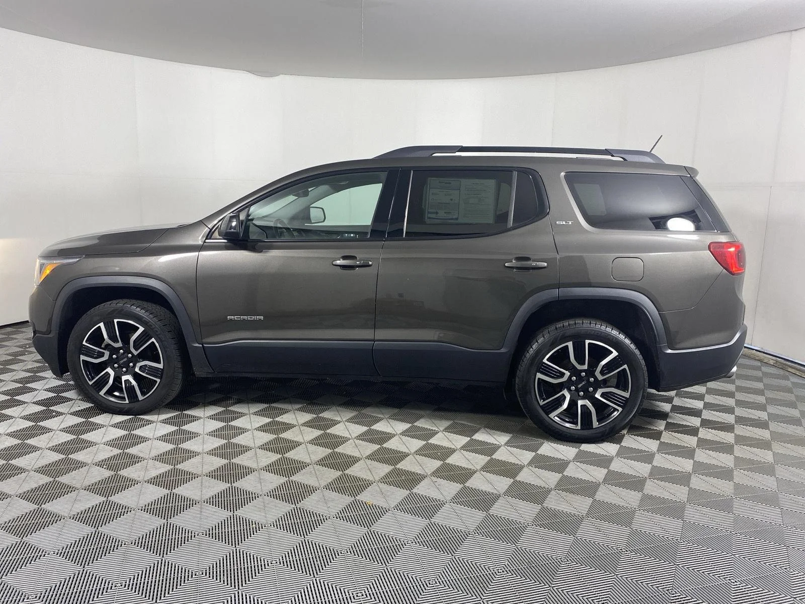 Used 2019 Smokey Quartz Metallic GMC SLT image 4