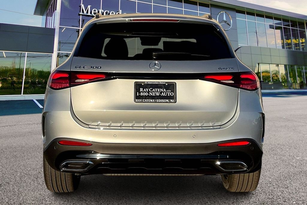 Used 2026 Black Mercedes-Benz GLC 300 image 4