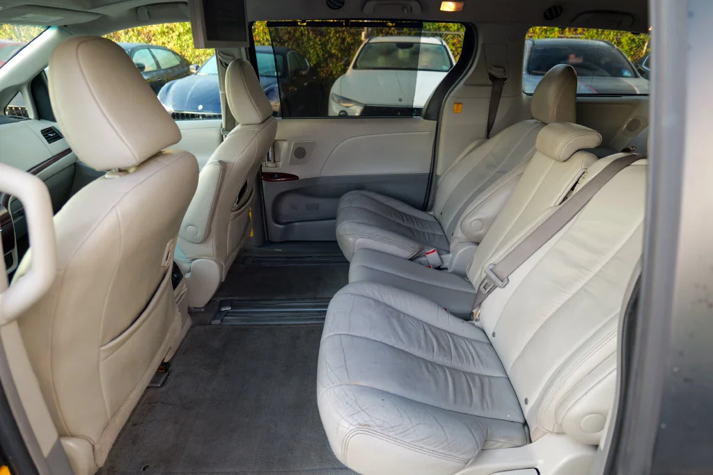 Used 2011 Predawn Gray Mica Toyota XLE image 22