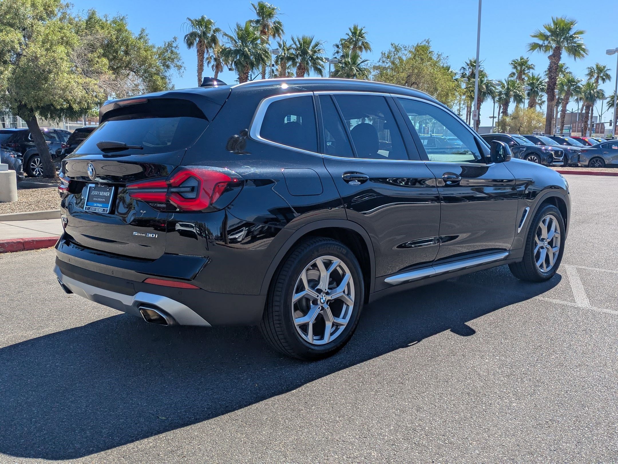 Used 2022 Jet Black BMW sDrive30i image 5