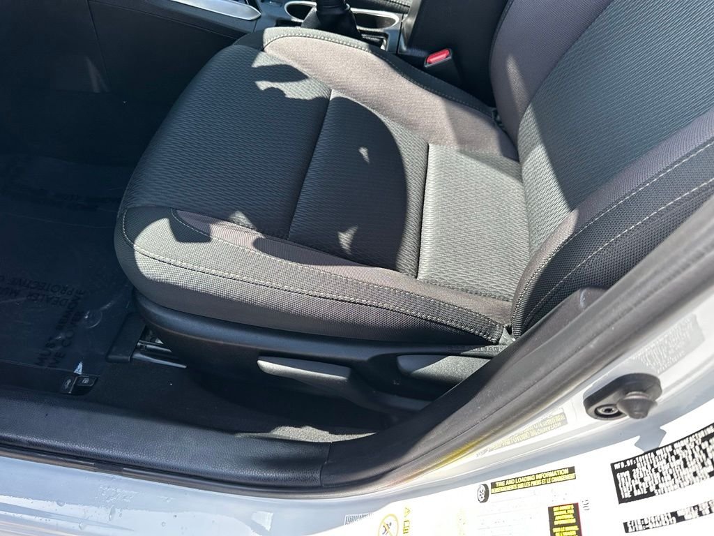 Used 2017 White Toyota LE image 22