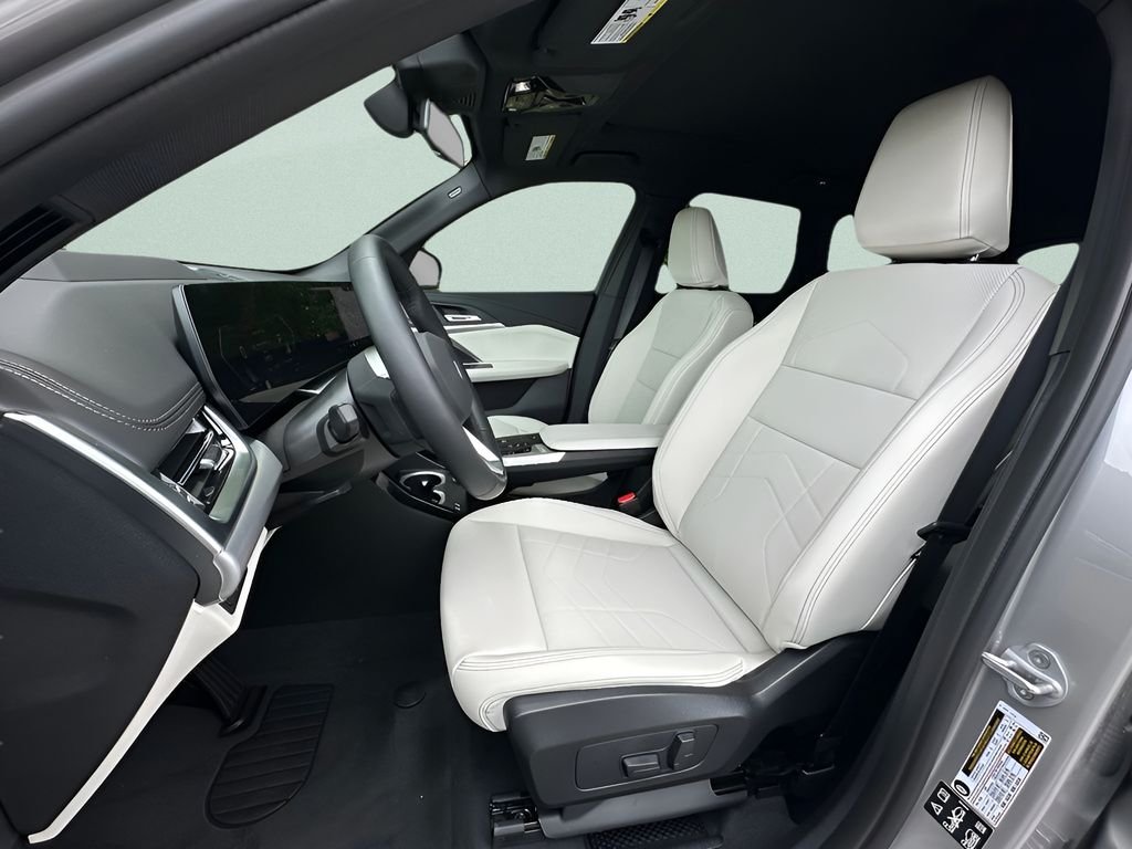 New 2026 Space Silver Metallic BMW xDrive28i image 10