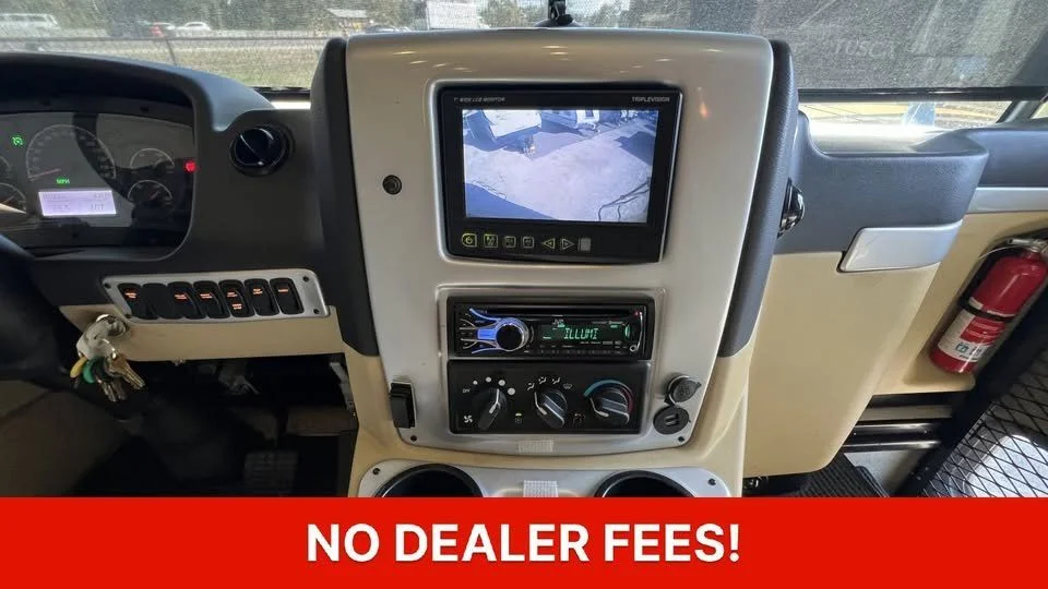 Used 2013  TIFFIN  image 7