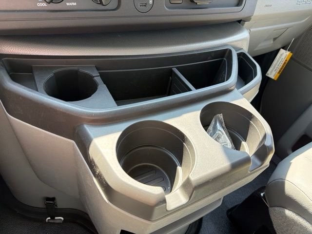 New 2027 Oxford White Ford E-350 SRW image 18
