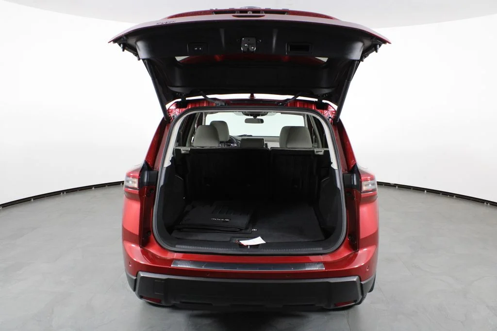 2024 Nissan Rogue SV - Photo 16