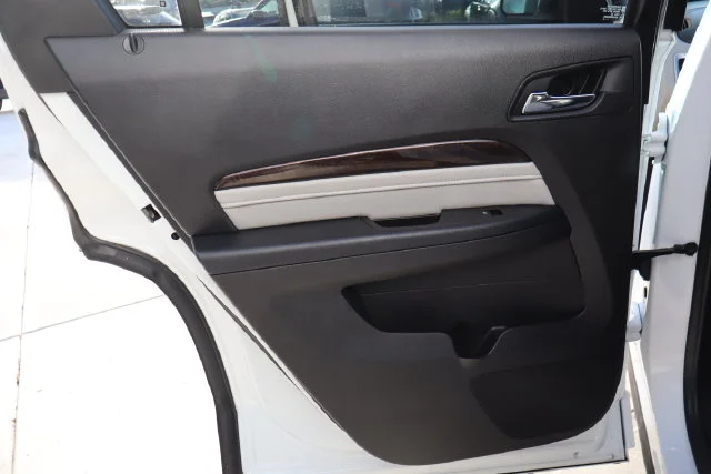 Used 2016 Summit White GMC Denali image 27