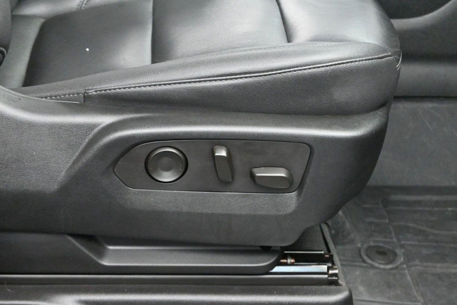 Used 2023 BLACK Chevrolet LT image 40