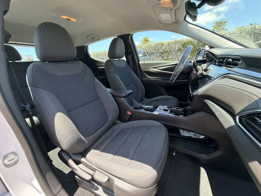 Used 2023 Summit White Chevrolet LT image 35