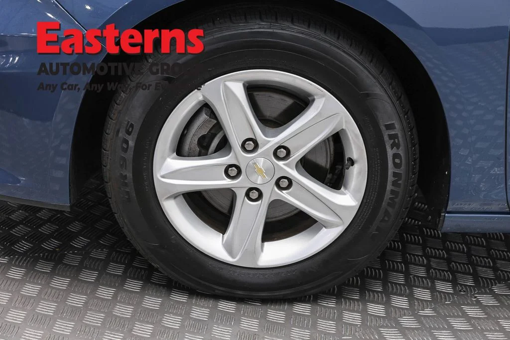 Used 2024 Blue Chevrolet LT image 32