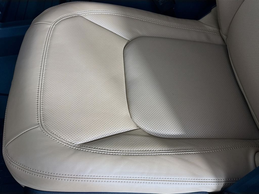 New 2026 Santorini Black Land Rover X-Dynamic SE image 18