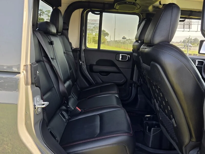 Used 2020 Gray Clearcoat JEEP RUBICON image 14