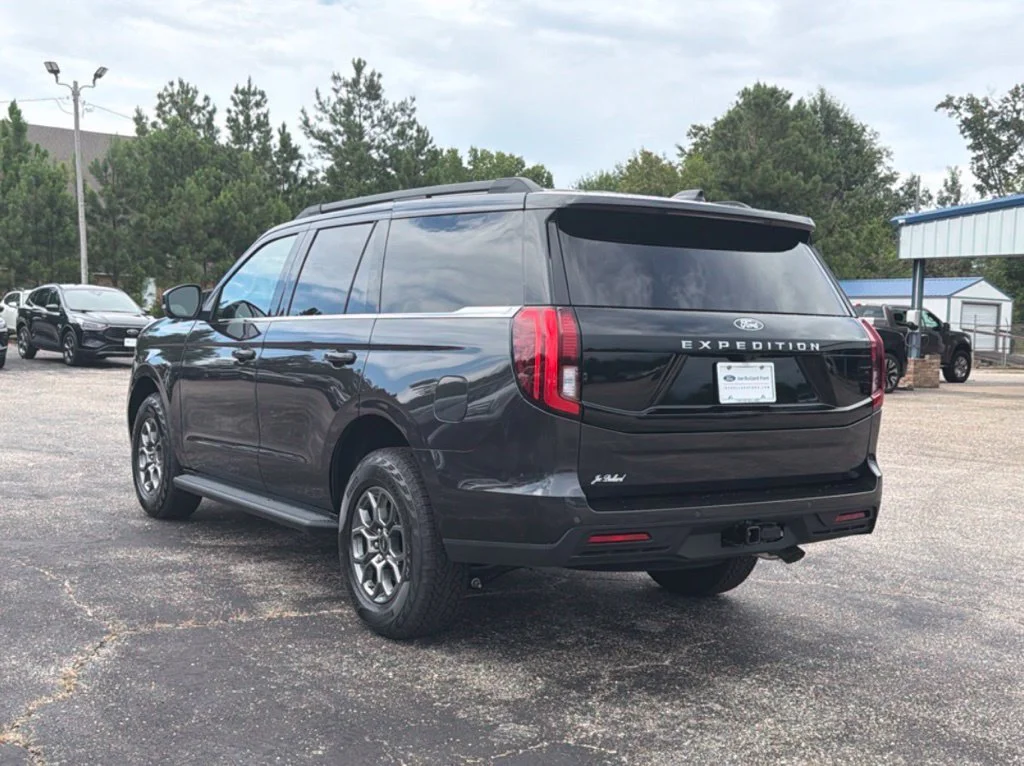 New 2027 Dark Matter Gray Metallic Ford Active image 20