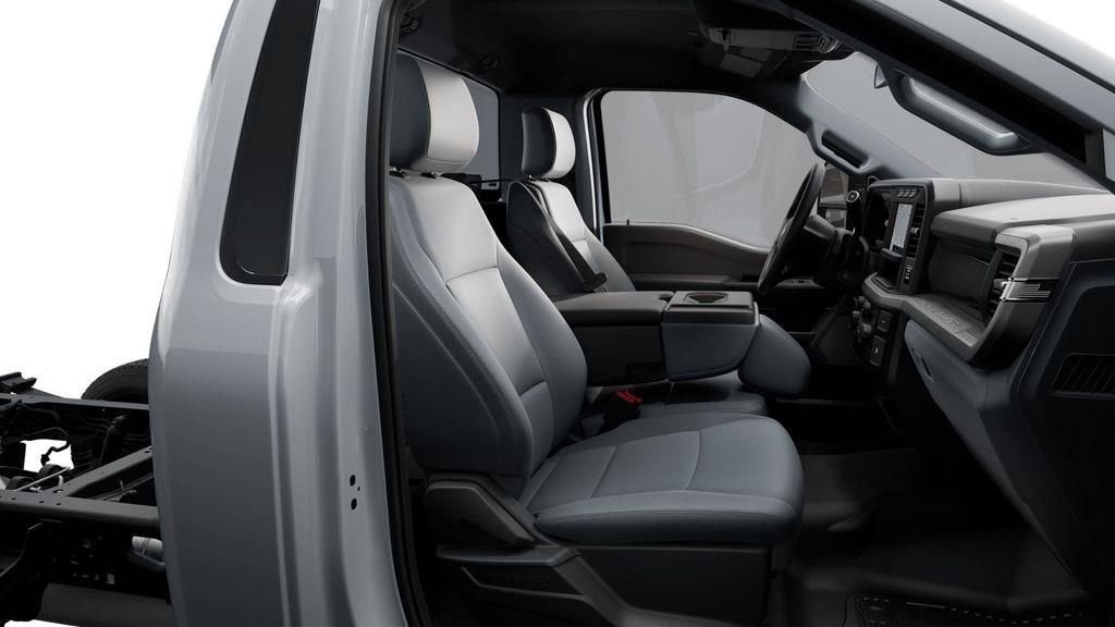 New 2025 Oxford White Ford F-450® XL image 57