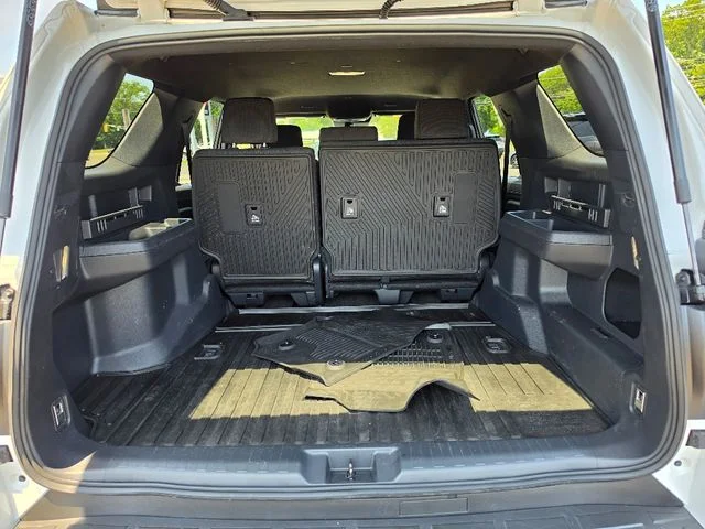Used 2025 White Toyota SR5 image 17