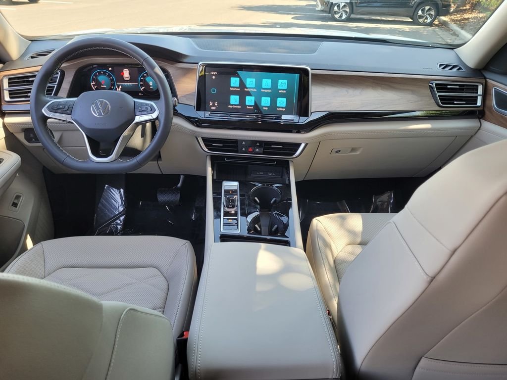 New 2026 White/off-white Volkswagen 2.0T SE w/Technology image 16