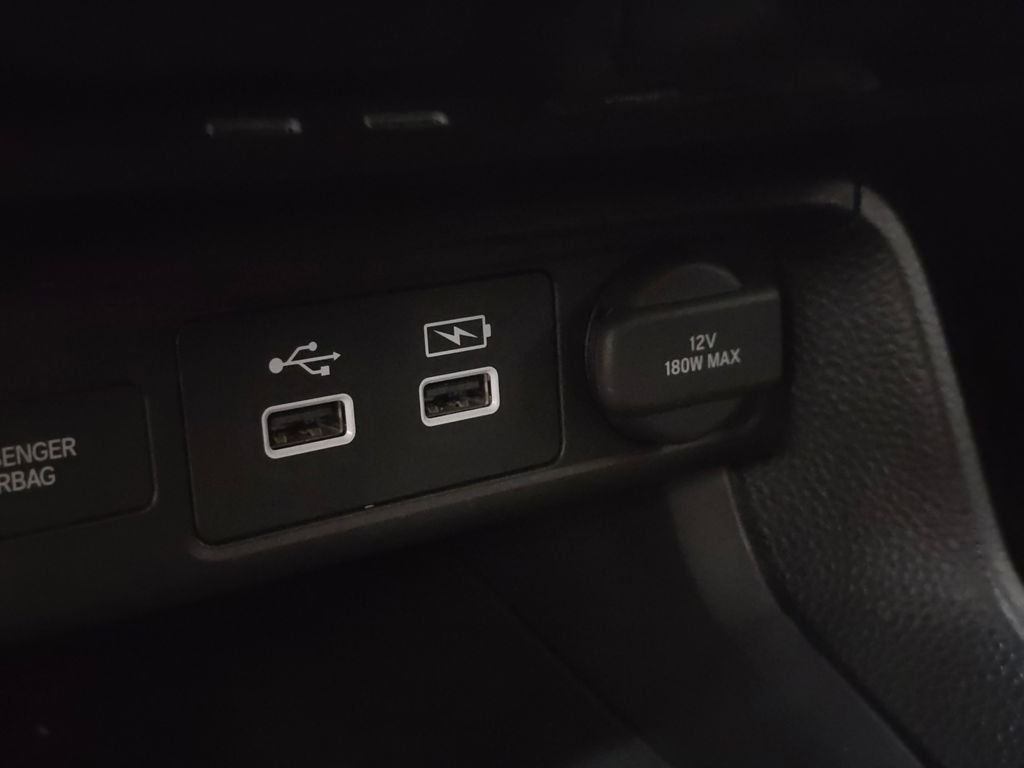 Used 2024  Honda Base image 34