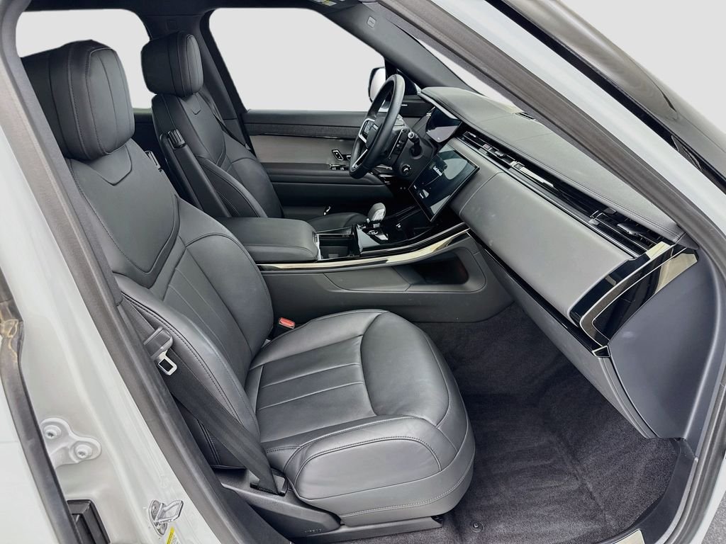 Used 2024 Fuji White Land Rover SE image 18