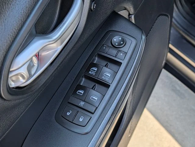 Used 2016 Gray Jeep Limited image 18