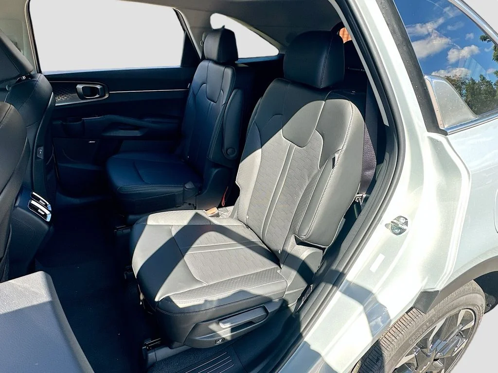 2026 Kia Sorento EX - Photo 26