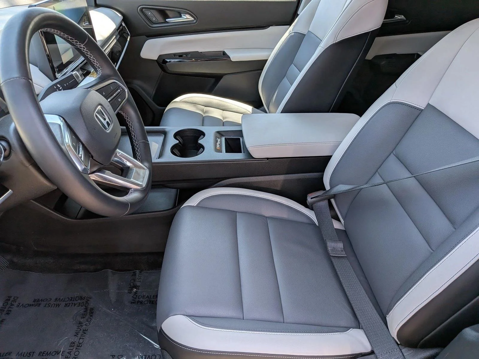 Used 2025 Snowfall Pearl Honda Touring image 16