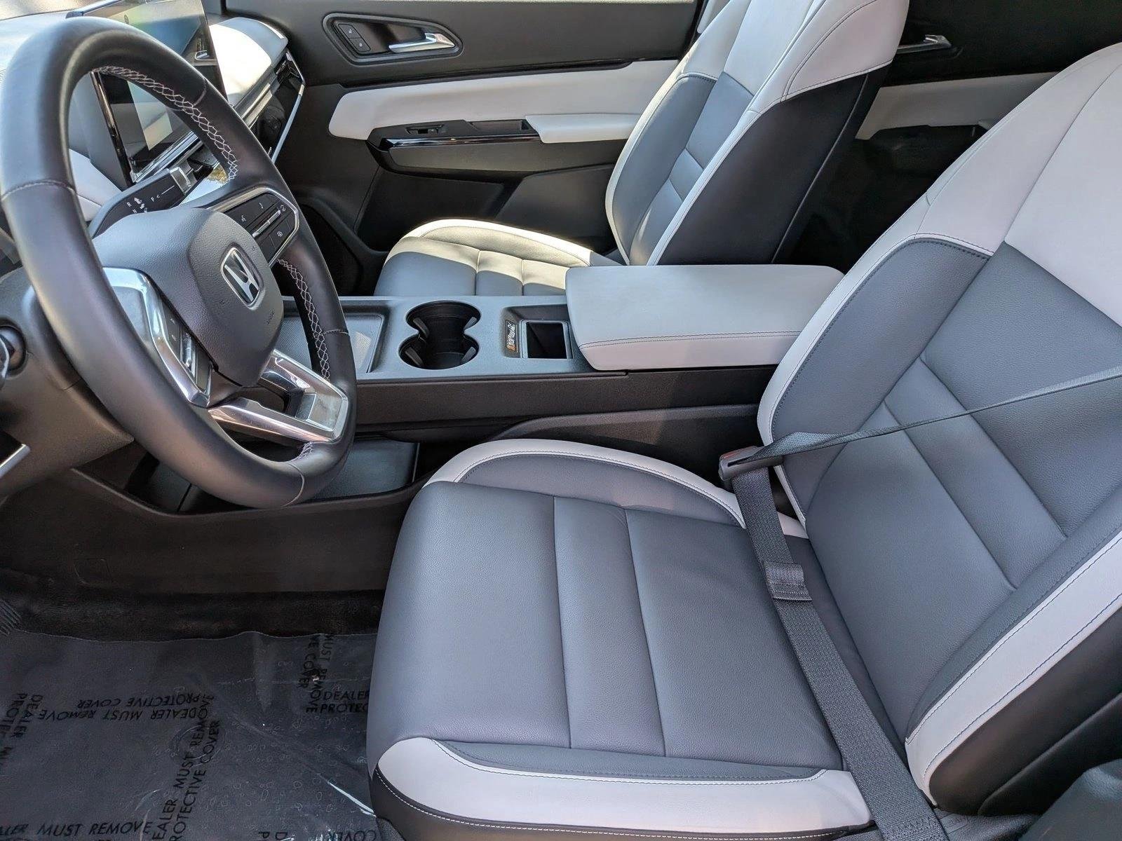 Used 2025 Snowfall Pearl Honda Touring image 16