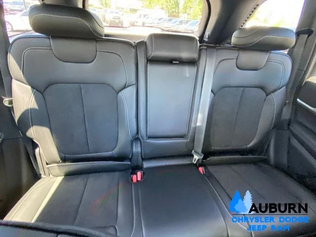 New 2026 Baltic Gray Metallic Clear-Coat Exterior Paint Jeep Laredo image 19