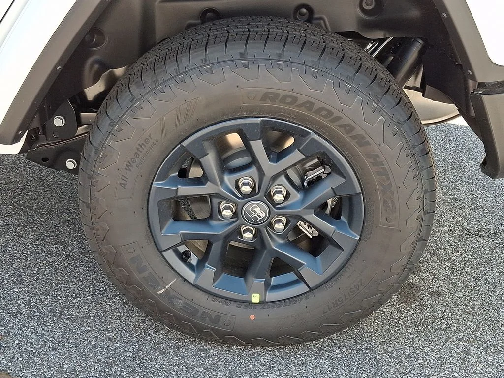 New 2026 Bright White Clear-Coat Exterior Paint Jeep  image 5