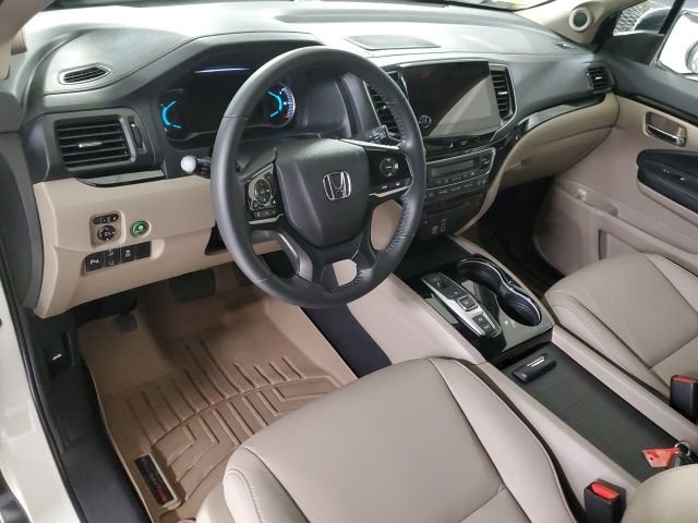 Used 2019 White Honda Touring image 12