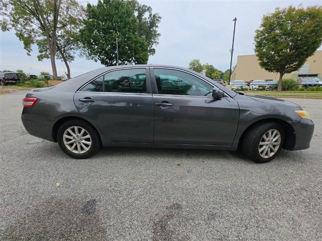 Used 2011 Gray Toyota XLE image 4