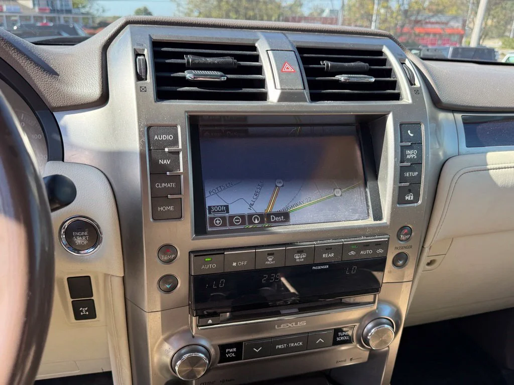 Used 2015 White Lexus 460 image 19
