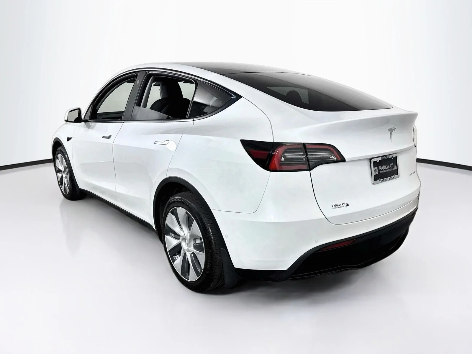 Used 2022  Tesla Long Range image 5