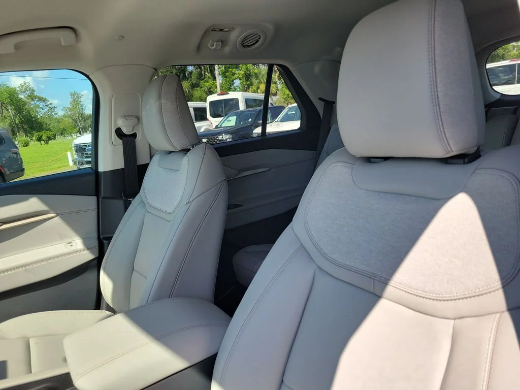 New 2026 Carbonized Gray Metallic Ford Active image 19