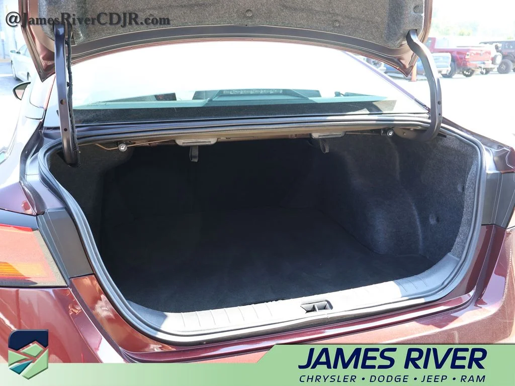 Used 2025 Red Nissan 2.5 SV image 15