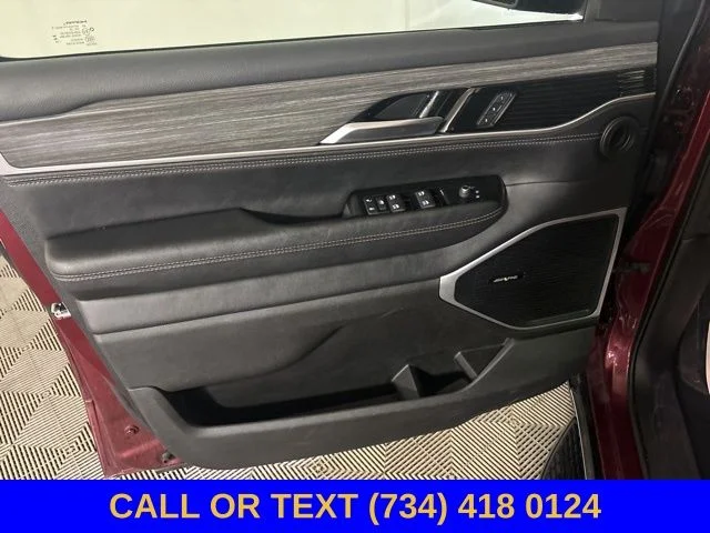 Used 2024 Velvet Jeep Series II image 19