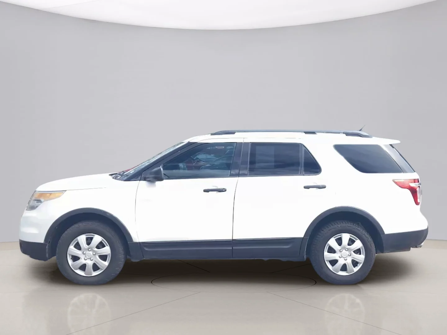 Used 2014 White Ford BASE 4WD image 2