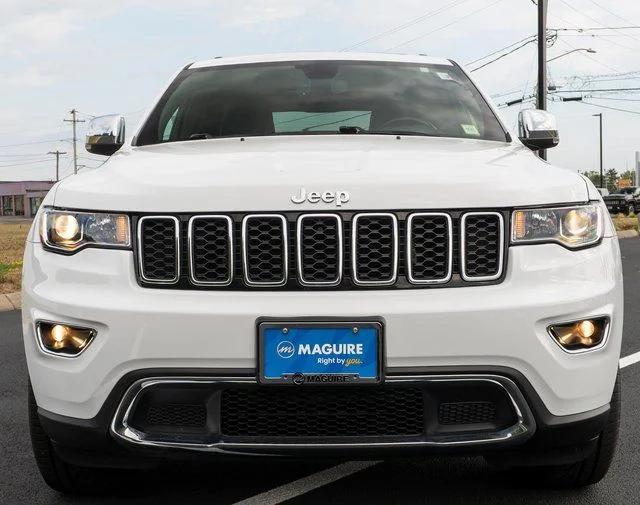Used 2022 White Jeep Limited image 3
