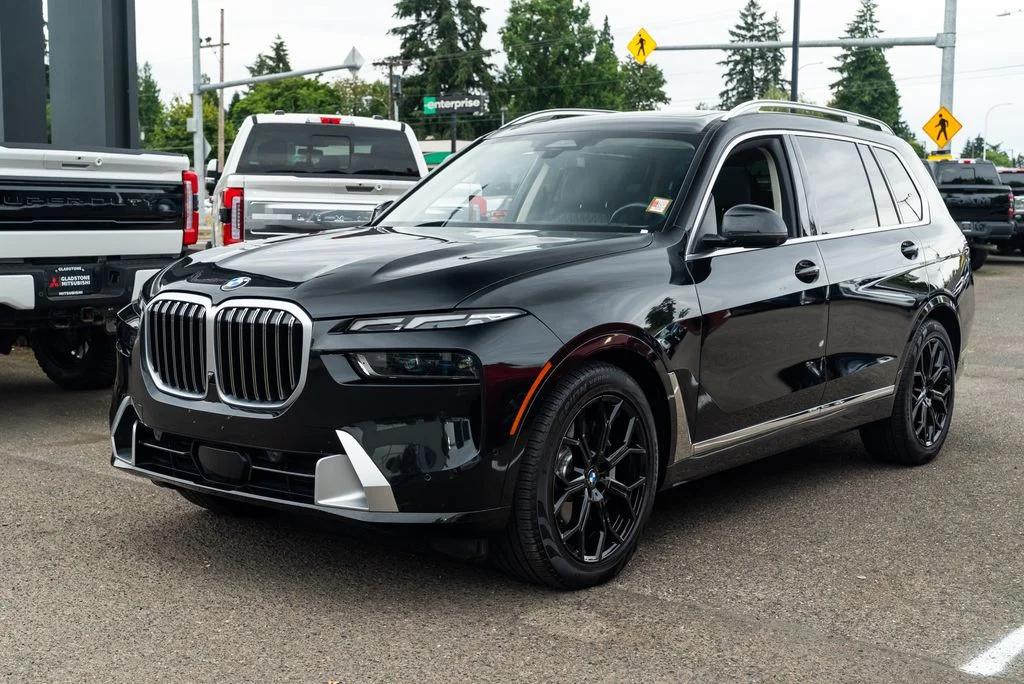 Used 2023 Black BMW xDrive40i image 3