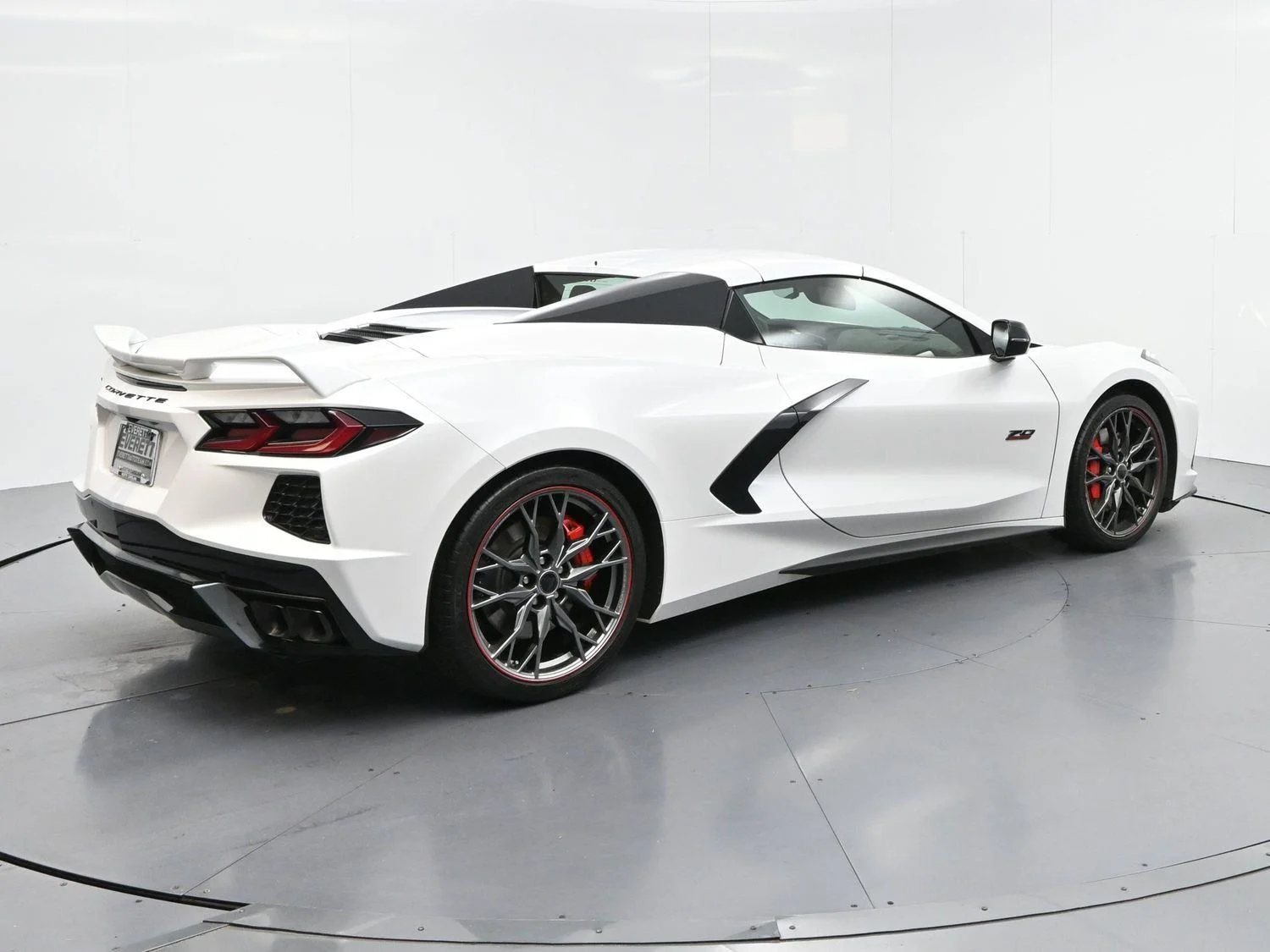 Used 2023 WHITE PEARL METALLIC TRICOAT Chevrolet 3LT image 7